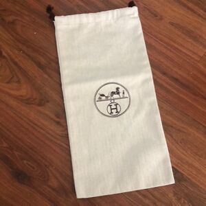 Authentic Hermes Beige dust bag.